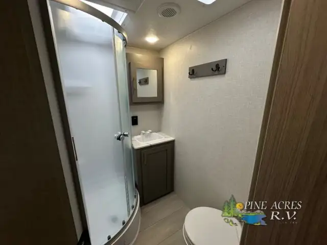 2025 KZ Sportsmen SE 303QBSE in Travel Trailers & Campers in Truro - Image 36