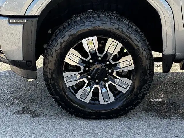 2025 GMC Sierra 3500HD Denali in Cars & Trucks in Calgary - Image 10