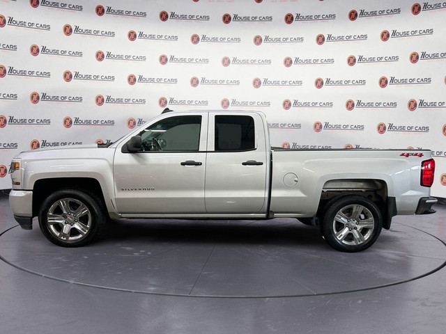 2019 Chevrolet Silverado 1500 4WD Double Cab Custom in Cars & Trucks in Calgary - Image 2