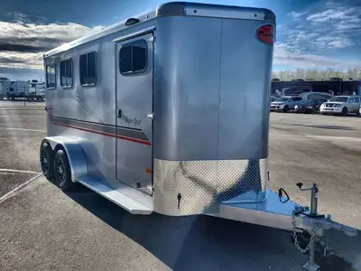 3 Horse Slant Load w/ Tack Room - Telescoping Divider - Load Light - Gravel Guard & More! 2025 Sundo...