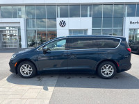 Apple CarPlay, Android Auto, 360 Camera, Synthetic Leather Seats, Heated Seats! This Chrysler Pacifi... (image 8)