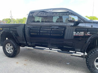 2018 Ram 2500 SLT 4x4 Crew Cab with the 6.7L Cummins Diesel and only 90,000kms! Big lift and tires,... (image 4)