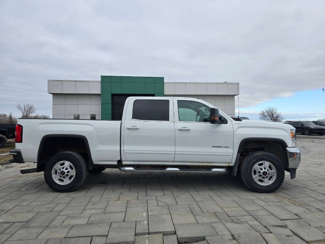2017 GMC Sierra 2500HD in Cars & Trucks in Ottawa - Image 4