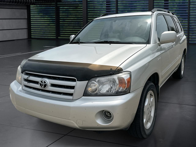 2005 Toyota Highlander V6 l Remote Starter l Roof Rails l Heated in Cars & Trucks in Calgary