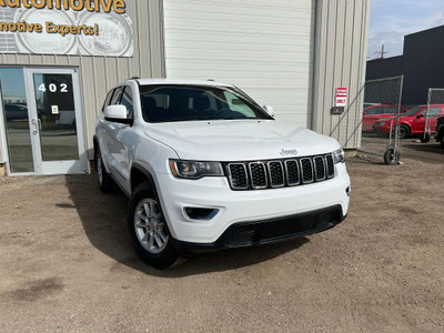 2018 Jeep Grand Cherokee Laredo 4WD Command Start! - Sport Mode!