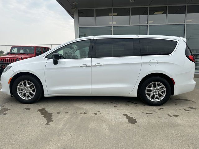 2024 Chrysler Grand Caravan SXT | 3.6L V6 | HEATED SEATS + in Cars & Trucks in Calgary - Image 2