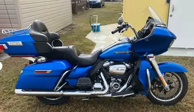 APPLY NOW: https://www.ridecollective.ca/get-pre-approved The 2018 HARLEY-DAVIDSON ROAD GLIDE ULTRA...
