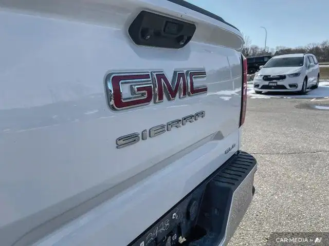 2023 GMC Sierra 1500 SLE Crew Cab 4x4 | Clean Carfax in Cars & Trucks in Brandon - Image 30