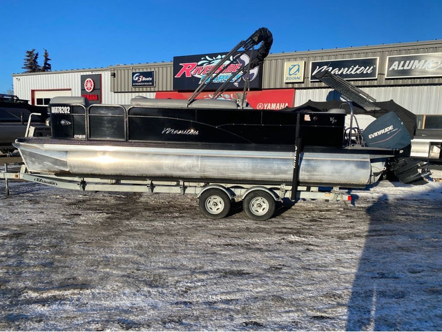 2019 Manitou 23 OASIS VP EVINRUDE 150 TRAILER in Powerboats & Motorboats in St. Albert - Image 4