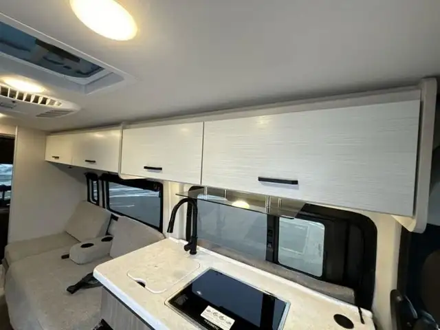 2024 Thor Dazzle 2LB in RVs & Motorhomes in Red Deer - Image 27