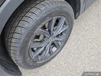 Experience the refined versatility of the 2024 Volkswagen Tiguan Comfortline. This sleek SUV boasts... (image 8)