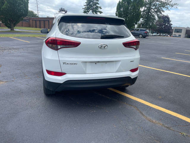2018 Hyundai Tucson Premium 2.0L heated front and rear seats... in Cars & Trucks in London - Image 4