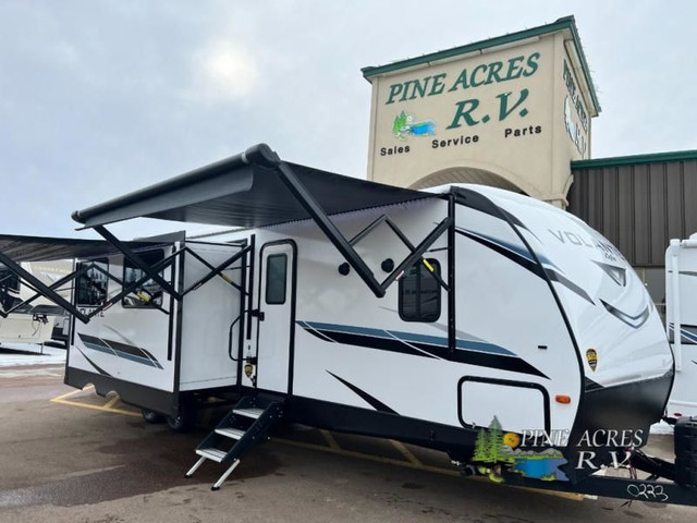 2023 CrossRoads RV Volante 33DB in Travel Trailers & Campers in Moncton