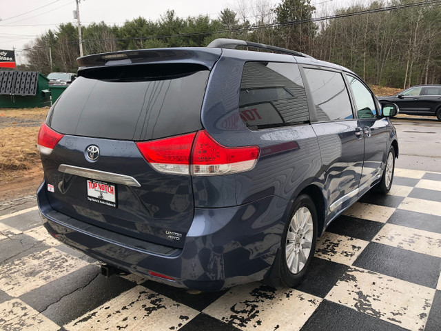 2014 Toyota Sienna XLE - power doors, nav, reverse cam, bluetoot in Cars & Trucks in Annapolis Valley - Image 4
