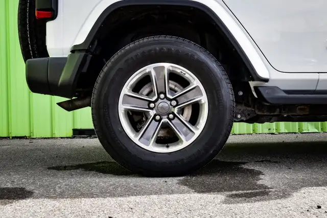 2020 Jeep Wrangler Unlimited Sahara • HEATED SEATS/STEERING • NA in Cars & Trucks in Kingston - Image 7