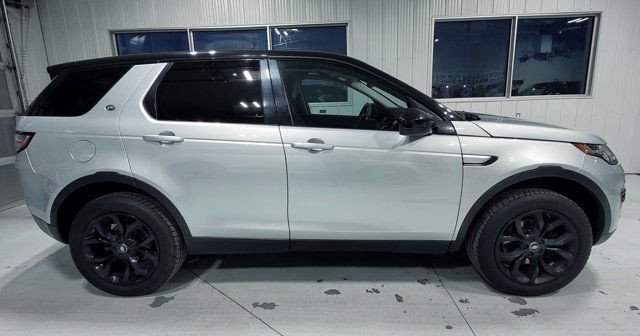 2017 Land Rover Discovery Sport HSE 4X4 | HEATED LEATHER in Cars & Trucks in Regina - Image 3