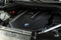 Francais: * Ensemble Premium Essentiel * Freins M Sport rouges * Blanc Alpin * Sellerie Sensatec per... (image 8)