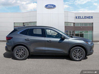 This Ford Escape has a durable Gas/Electric I-4 2.5 L/152 engine powering this Variable transmission... (image 5)