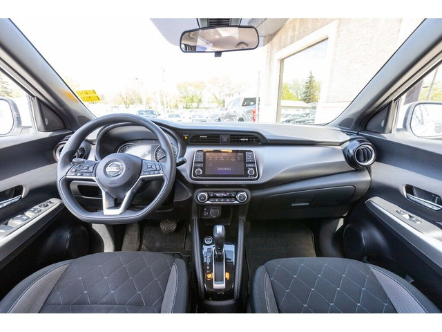 2020 Nissan Kicks SV | CARPLAY | HTD SEATS | CLEAN CARFAX | LOW  in Cars & Trucks in Winnipeg - Image 3