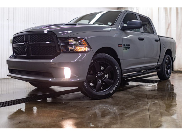 2022 Ram 1500 Classic 4x4 Crew Cab Express PSeat BCam in Cars & Trucks in Calgary - Image 4
