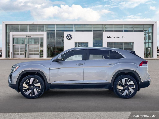 2024 Volkswagen Atlas Cross Sport Highline in Cars & Trucks in Medicine Hat - Image 4