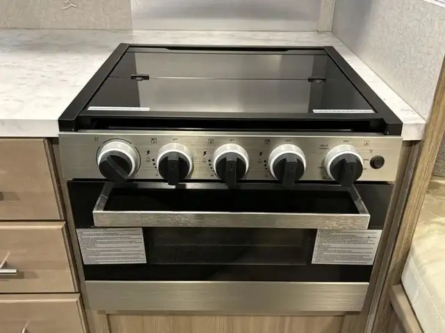 2023 Adventurer LP Class C Adventurer 24DS in RVs & Motorhomes in Edmonton - Image 29