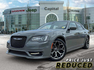 2018 Chrysler 300 300S | RWD | Dual-Pane Panoramic Sunroof |