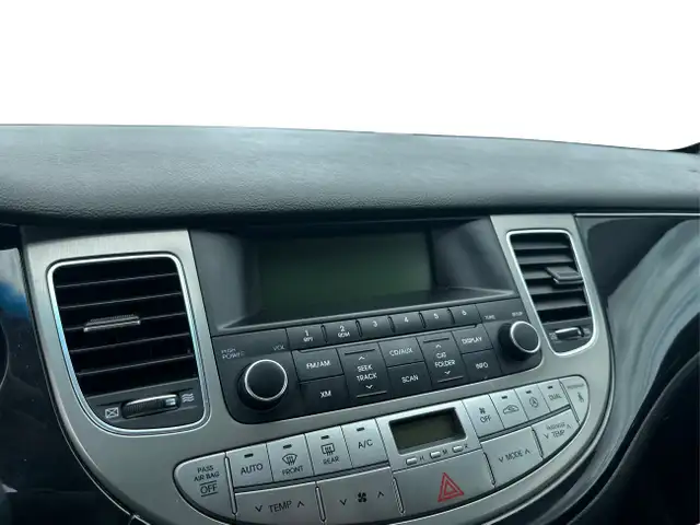 2013 Hyundai Genesis 3.8 Premium Package in Cars & Trucks in Oshawa / Durham Region - Image 12