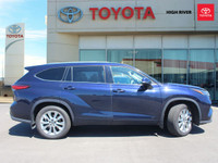 FEATURES OF THE Highlander Limited AWD »» Panoramic moonroof for an open-air experience »» Premium J... (image 3)