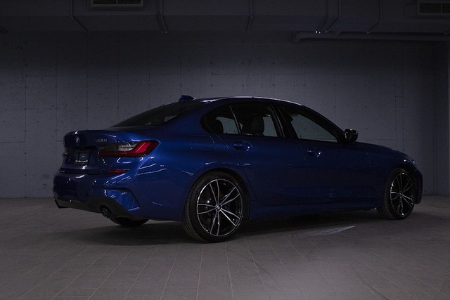 2022 BMW 3-Series 330i xDrive M PACKAG in Cars & Trucks in City of Montréal - Image 3