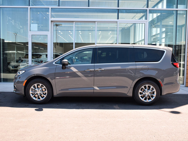  2023 Chrysler Pacifica Touring L | Demo | Blind Spot | Lane Dep in Cars & Trucks in Calgary - Image 3