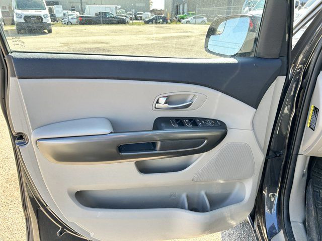 2020 Kia Sedona LX | Heated Seats | Backup Cam | Keyless Entry in Cars & Trucks in Edmonton - Image 4
