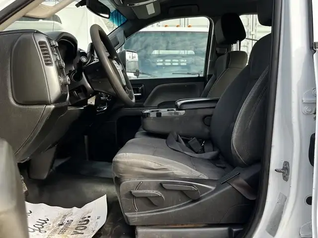 2017 gmc Sierra 3500HD 9 Foot Flat Deck 4WD in Heavy Trucks in Richmond - Image 32