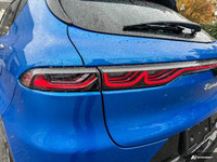 Leather Combination sports Electric Seats , Adaptive Cruise Control with Stop, Wireless charging pad... (image 8)