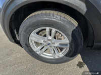 - PREVIOUS DAILY RENTAL - - ACCIDENT FREE - HEATED LEATHER SEATS - HEATED STEERING WHEEL - MOONROOF... (image 9)