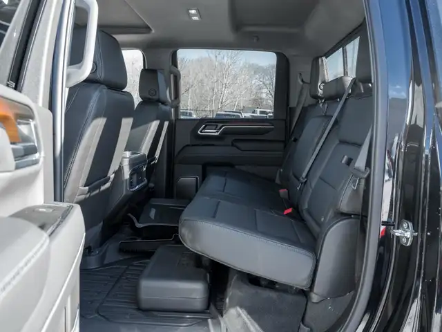 2025 GMC SIERRA 2500HD Denali- Diesel in Cars & Trucks in Markham / York Region - Image 33