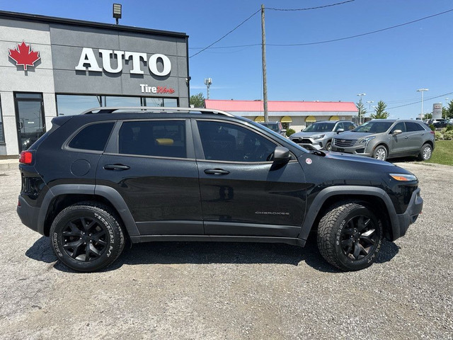 2016 Jeep Cherokee Trailhawk | NAV | LEATHER | CAMERA | HTD SEAT in Cars & Trucks in London - Image 2