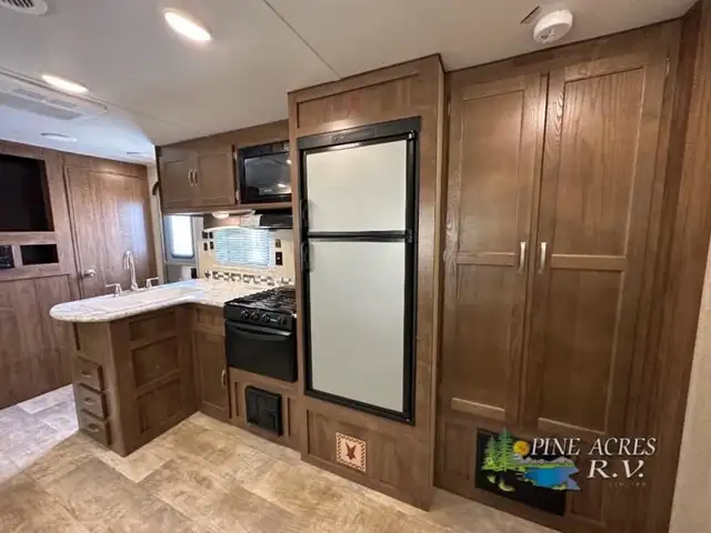 2019 Gulf Stream RV Trailmaster Ultra-Lite 257RB in Travel Trailers & Campers in Truro - Image 8