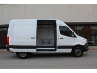 RARE FIND SPRINTER 4500 !!! 2021 MERCEDES SPRINTER 4500 - DUALLYS -- 144 - HIGH ROOF -- TOW PKG!!! 3... (image 8)