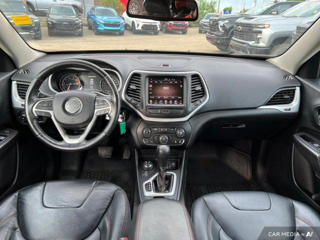 2016 Jeep Cherokee Trailhawk 4WD | Heated Seats & Steering in Cars & Trucks in Strathcona County - Image 3