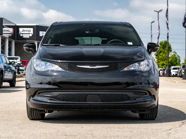 2025 Chrysler Grand Caravan SXT in Cars & Trucks in Barrie - Image 14