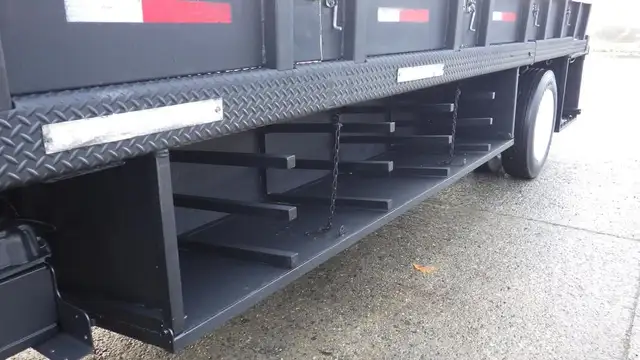 2008 ford F-750 18 Foot Flat Deck Regular Cab 2WD Diesel Dually  in Heavy Trucks in Richmond - Image 19