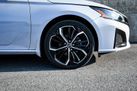 This 2024 Nissan Altima is for sale today. This sedan has 36,106 kms. It's grey in colour and is com... (image 6)