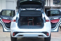 Apple CarPlay, Android Auto, Auto Leveling Headlights, Cross Traffic Alert, Lane Keep Assist, Rear P... (image 7)