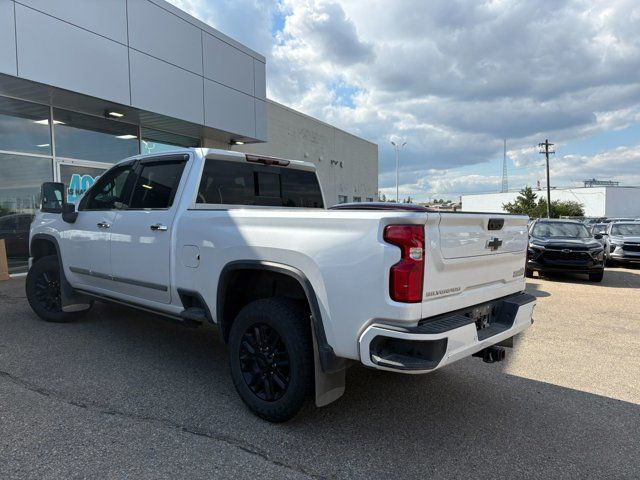 2024 Chevrolet Silverado 3500HD High Country Premium 6.6L in Cars & Trucks in Edmonton - Image 4