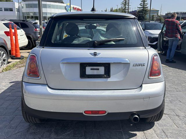 2010 MINI Cooper Hardtop 3M | No Accidents | 2 Sets of Tires in Cars & Trucks in Calgary - Image 4