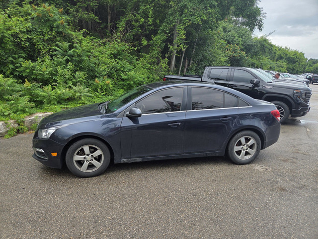 2015 Chevrolet Cruze 1LT BLUETOOTH | PREMIUM CLOTH | TURBO in Cars & Trucks in London - Image 4