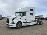 2005 Volvo T/A Sleeper Truck Tractor VNL