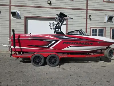 2018 MOOMBA MOJO Length Overall 23' Length w/ Platform 25' Length on Trailer 27'2 Height on Trailer...