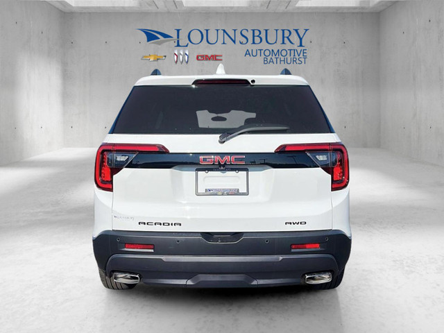 GMC Acadia Awd 4dr Sle 2023 in Cars & Trucks in Bathurst - Image 3